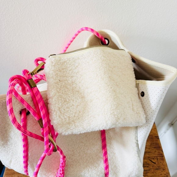 Anthropologie Annie Faux Sherpa Tote Bag in Crema with Pink Cord Handle - Picture 8 of 11